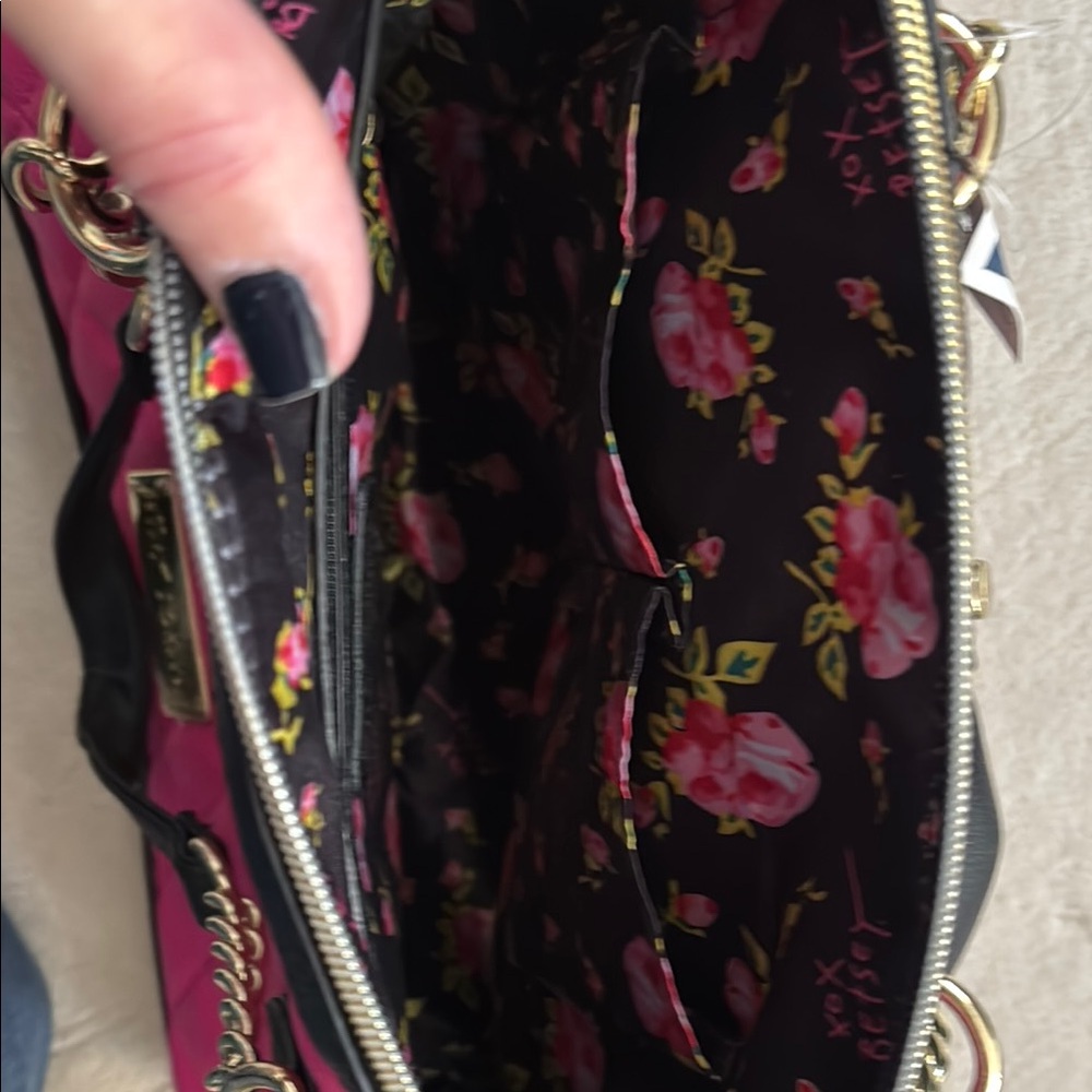 Stylish NWT Betsey Johnson Pink and Black Bow Handbag - Picture 4 of 9